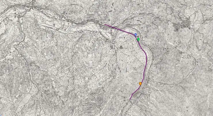 第三工區在第二基隆河橋跨河之後一路緊鄰著基隆河左岸，圖釘點由北往南分別是第一員山隧到、第二員山隧道及猴硐隧道(底圖：日治二萬五千分之一地形圖)