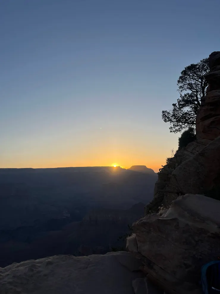 走到 Ooh Aah Point 剛好看日出