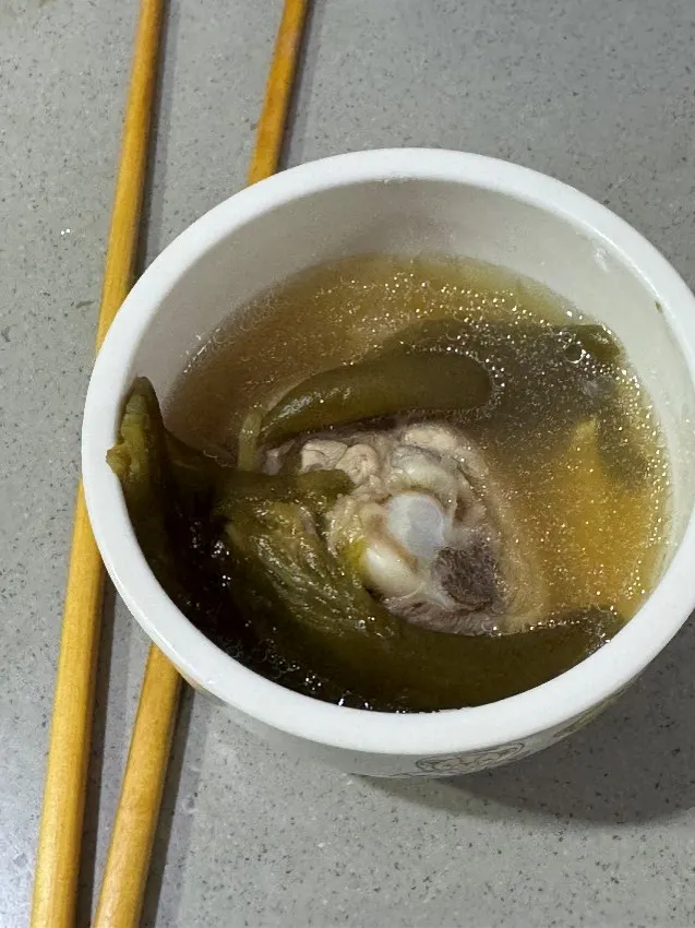 剝皮辣椒推薦｜用誠泰醬油煮出超簡單剝皮辣椒雞湯做法，懶人料理食譜分享！