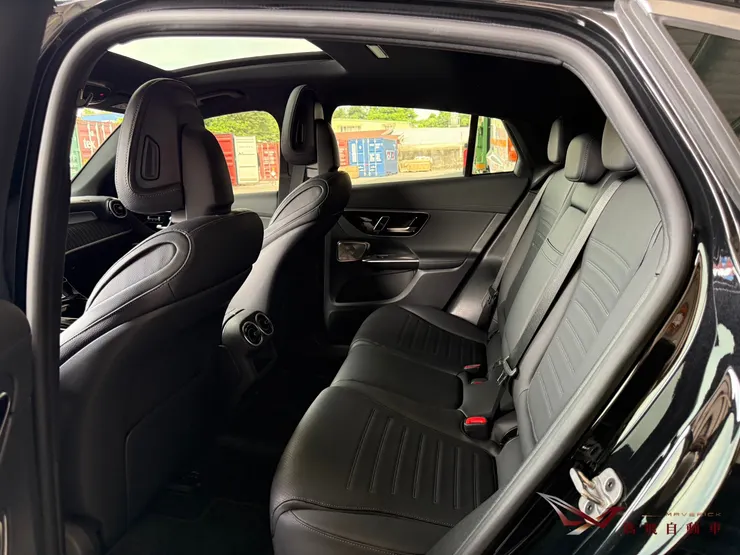 Mercedes-Benz GLC300 Coupe 已順利抵台並完成拆櫃檢查!完整解析韓規外匯車從裝櫃出口、海運回台到報關驗車流程,帶你了解安心透明的代購服務。