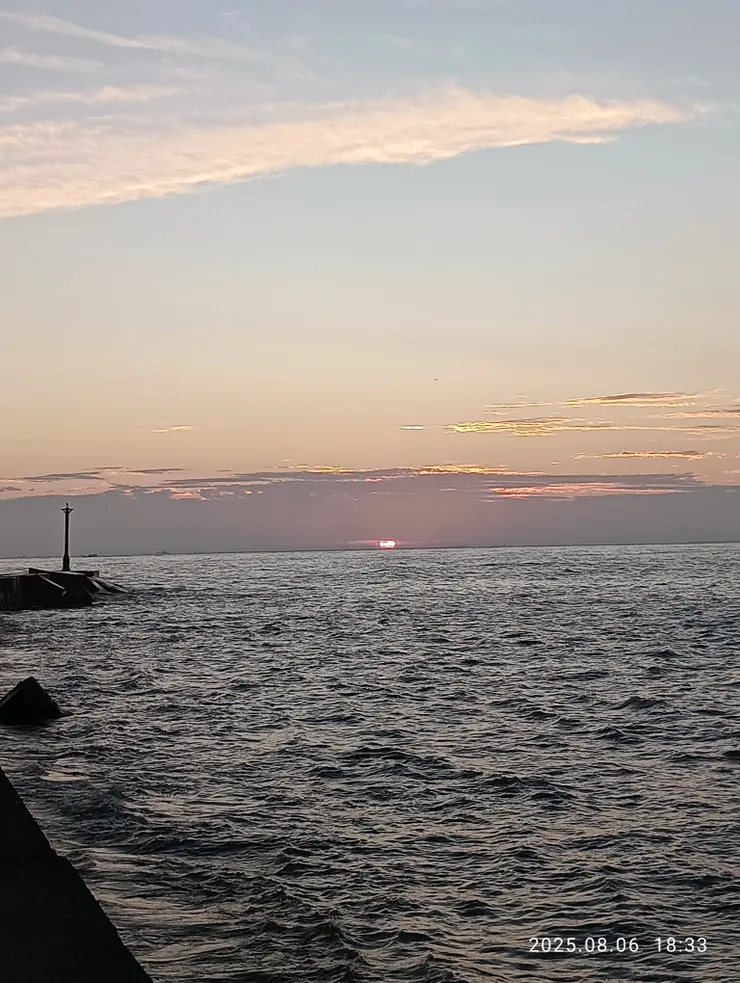 海夕紅，自拍攝