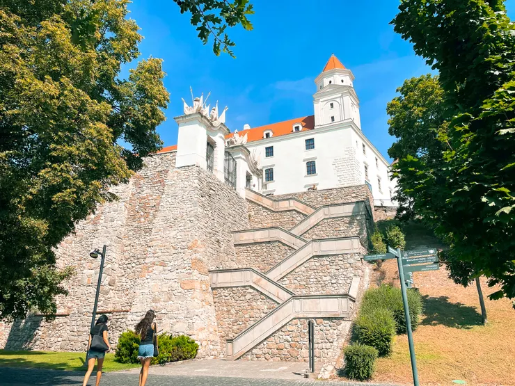 城堡前階梯 shot by Emma.