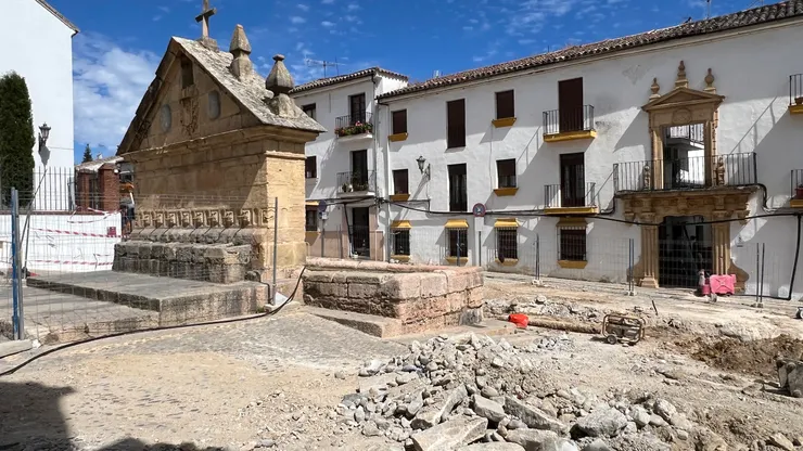 婦女在大水池洗衣