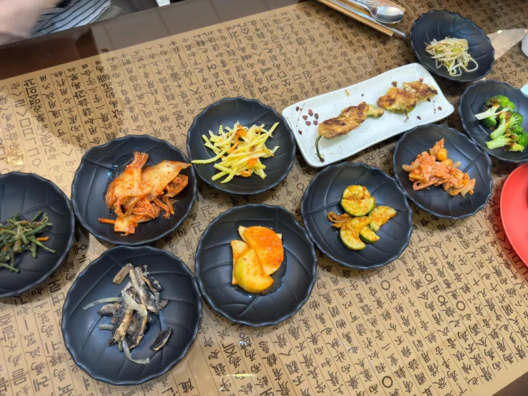 一樣有無限吃的韓式小菜