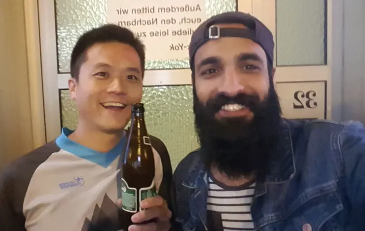 2010當年在澳洲,我26歲,他19歲,2017年,我去德國參展,終於又跟Anish見面了! 他的年紀剛好26歲,我33歲~2017的時候Anish還在念研究所,現在他已經是精算師!這在德國是很不錯的職業,每年去德國,只要我有空,我們都會一起吃個飯,敘敘舊!