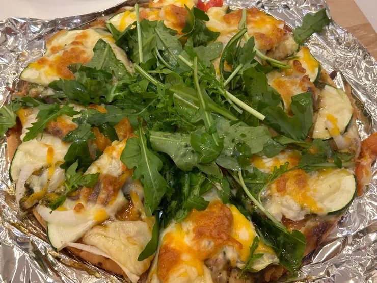 青醬牛肉芝麻葉披薩