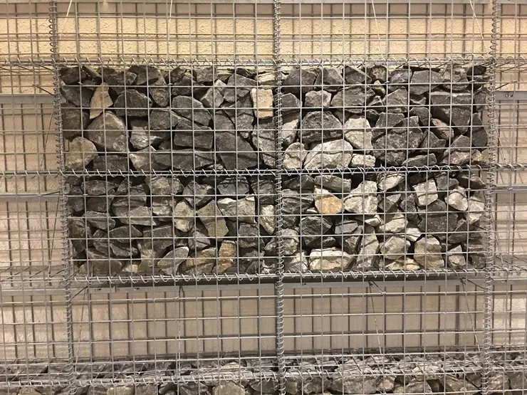 2018年自攝於廣島和平紀念館，館藏的核爆碎石牆