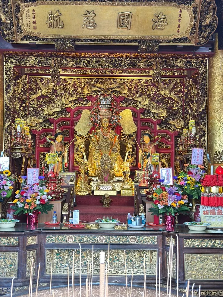 三樓的純金媽祖