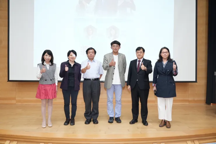 台灣民眾黨舉辦「健保總額支付制度之省思與展望論壇」。圖：台灣民眾黨提供。
