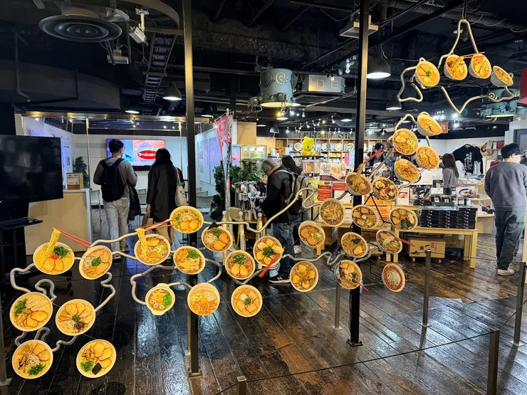 這個模型清楚標示日本各地的特色拉麵。