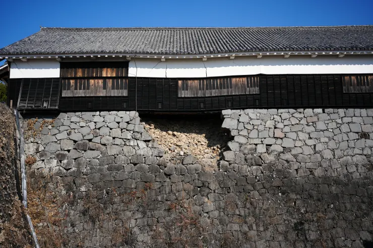 震災真的很嚴重，還在逐步修復中