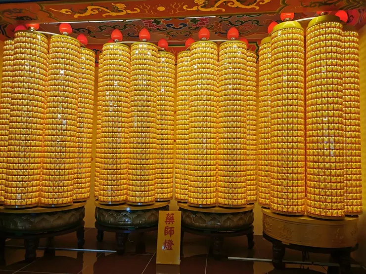 ▲「開運達人」楊登嵙　2025點光明燈 最佳時間。（圖/楊登嵙 提供 彭可翻拍）