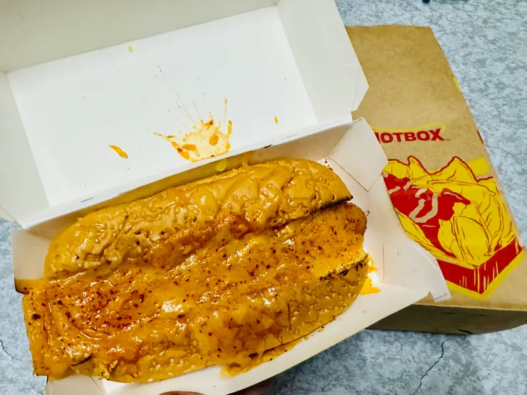 Cheesy Loaded Chicken 起司雞肉熱狗