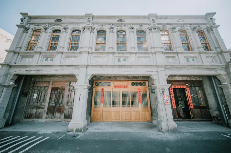 鹿港街尾施宅「成益商號」三連棟 (圖引用自彰化縣文化局老屋點燈產業進駐老屋媒合平台)