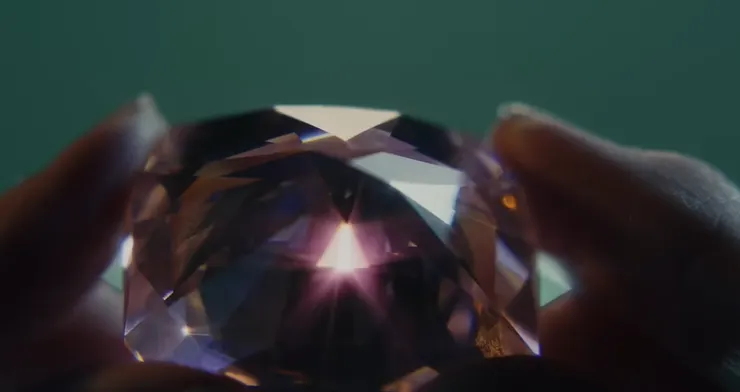 那顆被稱為「夏娃的禁果」的鑽石,成了悲劇的起點。