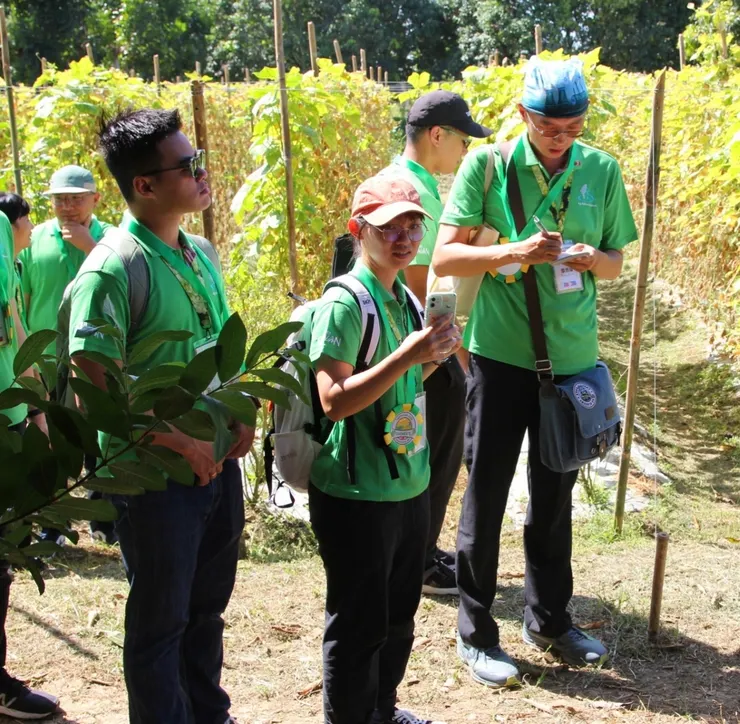 大家聽解說做筆記