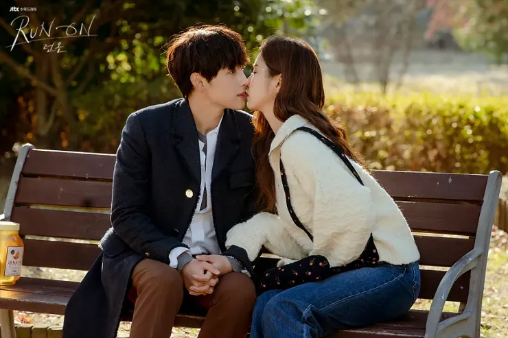 《奔向愛情》看起來是愛情劇,其實更多是追尋自我