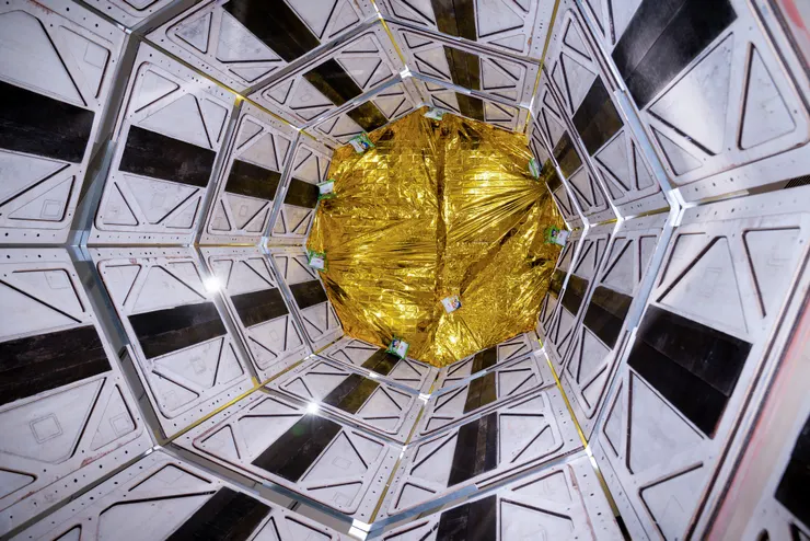 作品〈太空漫遊的直立空間〉空間內部穹頂