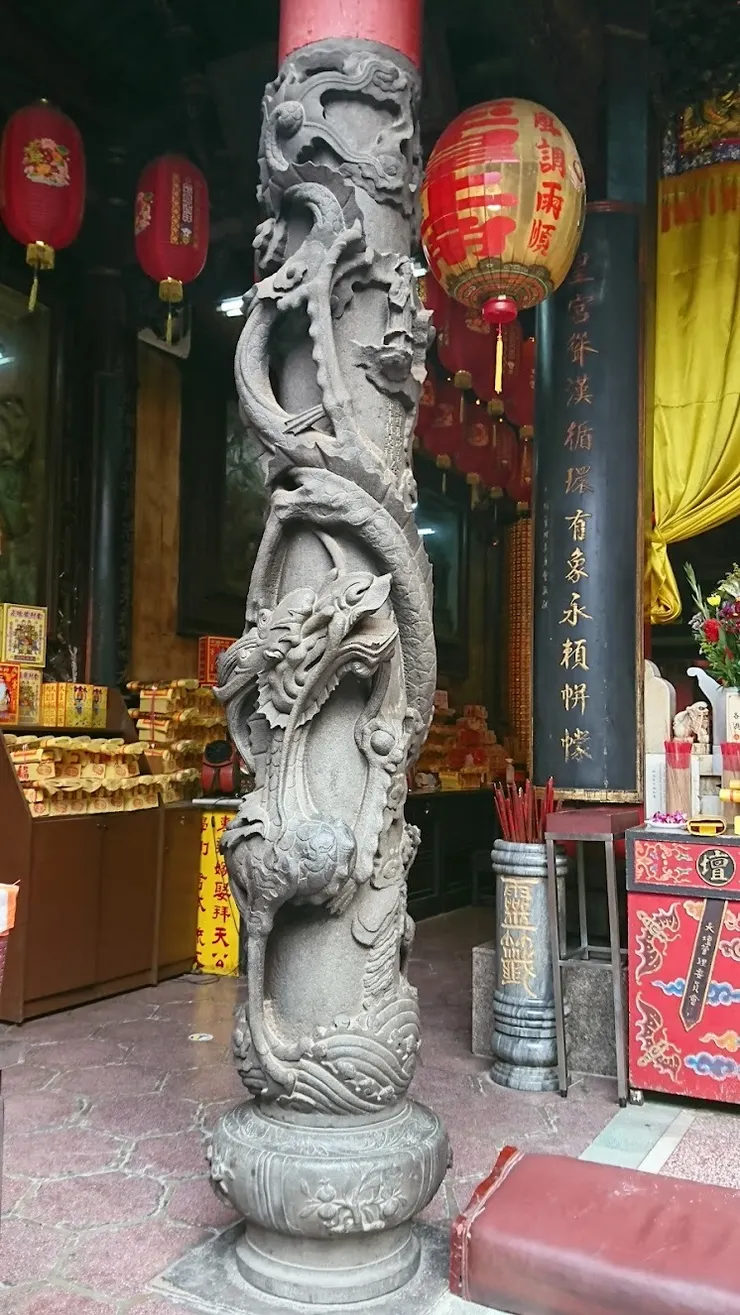 生動十足的龍柱(圖片截圖於網路)