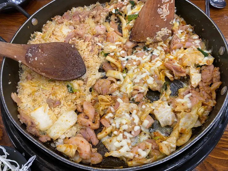 春川辣炒雞排，小朋友很滿意