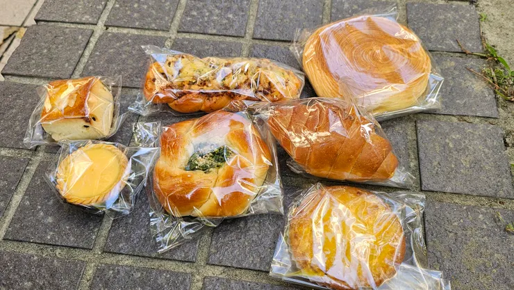 我挑的都是比較便宜的麵包!