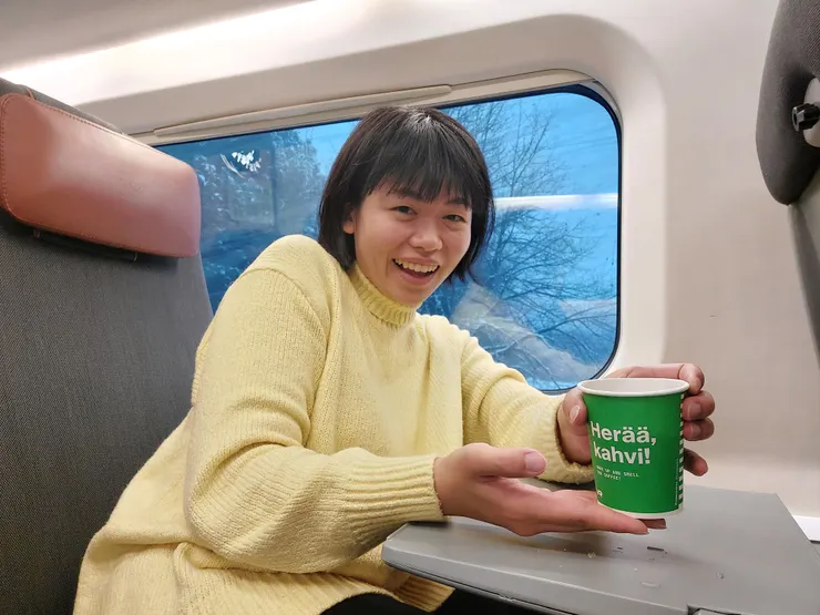 可以一邊欣賞雪景，一邊享用飲料。