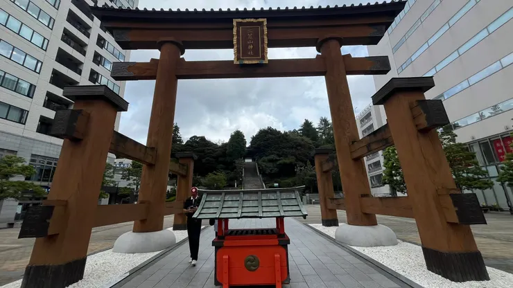 很難想像在市中心,還有如此規模龐大的神社。