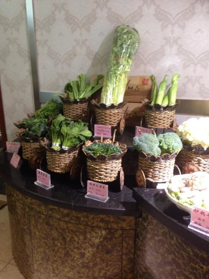 火鍋店的青菜擺放很有創意