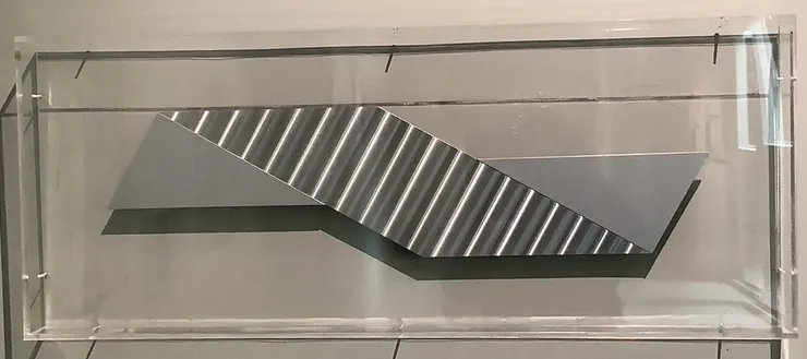 《振動紋理表面透視思路》鋁，1972-1978