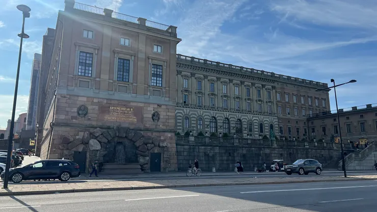 國王、瑞典王室其他成員和瑞典王室的辦公室都在皇宮。