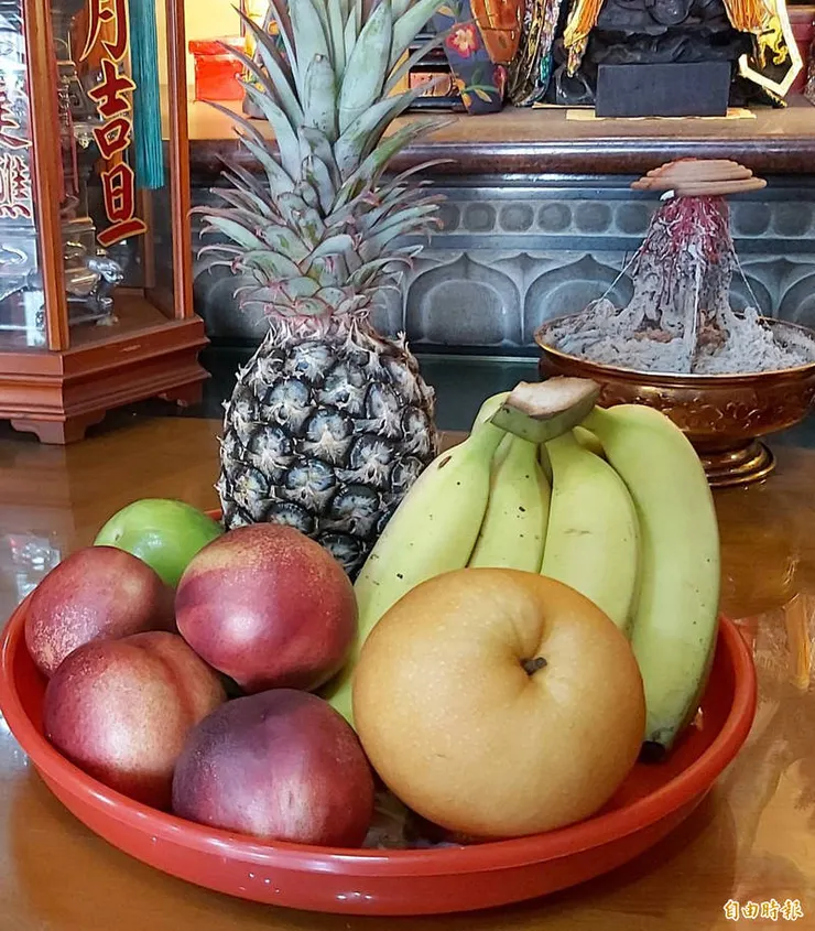 祭拜水果（圖片來源：自由時報）