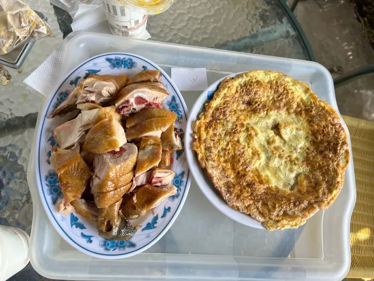 甘蔗雞跟菜脯蛋。