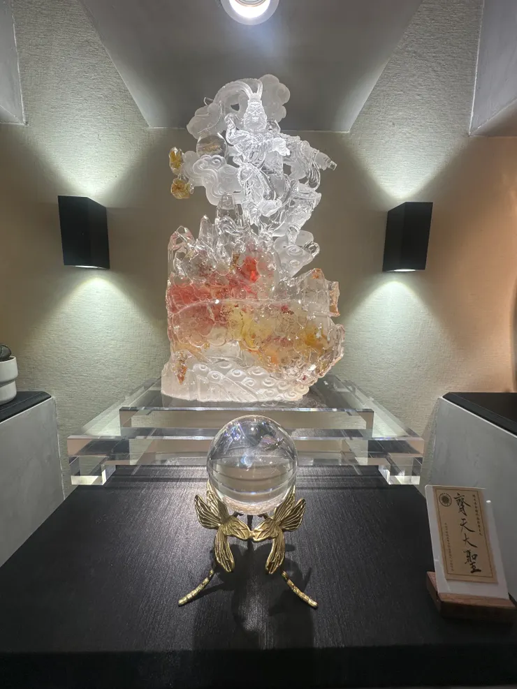 精工晶舍陳列產品：膠花雕件