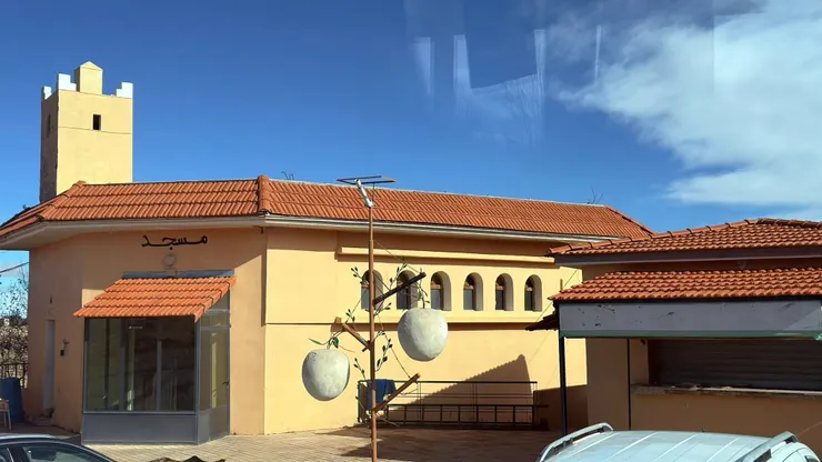 加油站也有蘋果意象裝置