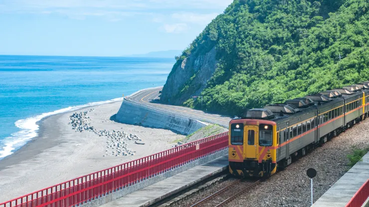 多良改是為了鐵路電氣化而新建的高架化鐵路。（筆者攝影）