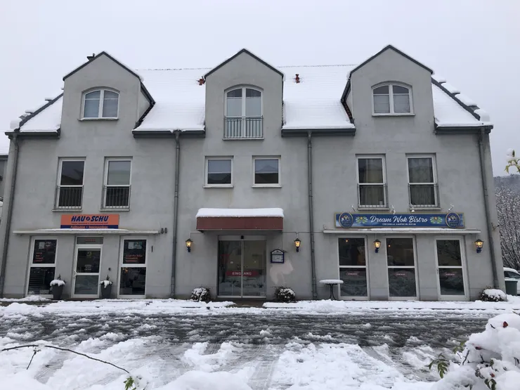 最右邊Dream Wok Bistro是我當服務生的餐館