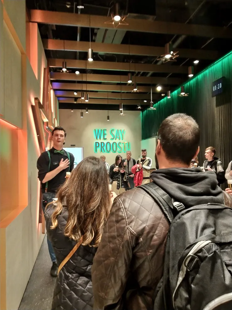 荷蘭文的Proost就是英文的Cheers(乾杯)！