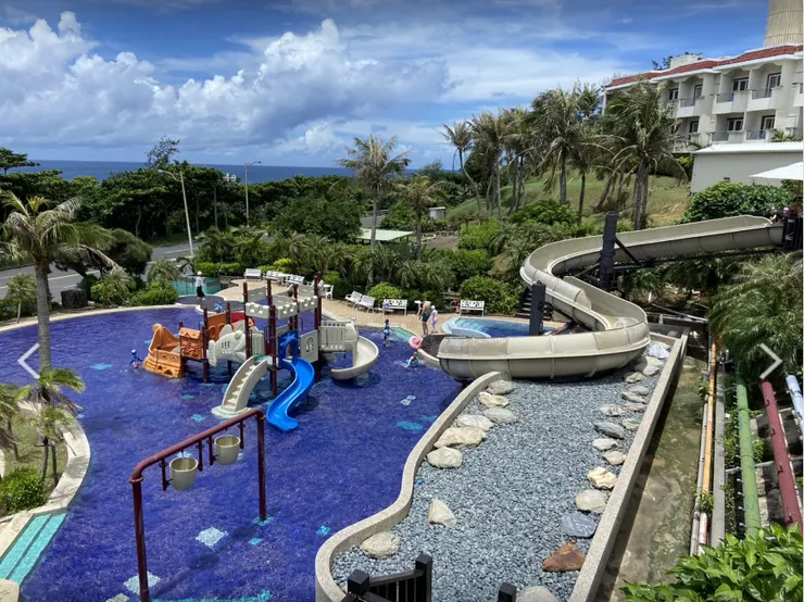 墾丁福容大飯店，戶外泳池滑水道，隨手拍，天氣好照片就這麼美呀!