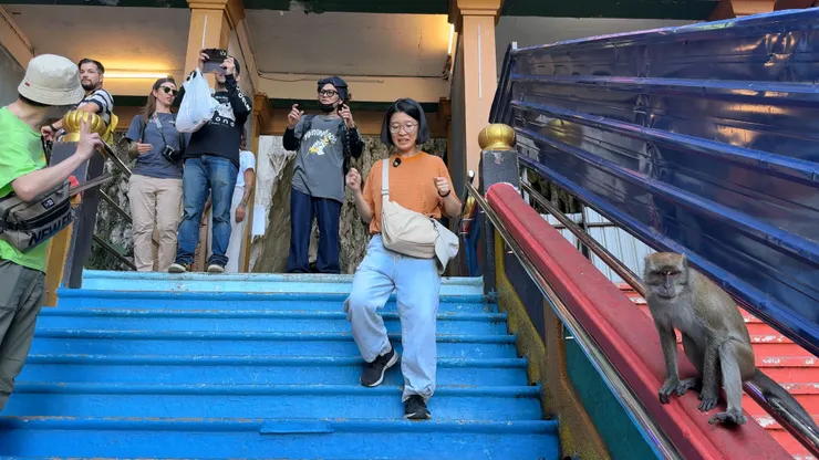 往下走好可怕，看起來好陡。