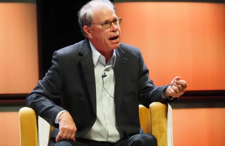 2025年11月5日，印第安納州州長麥克·布勞恩在印第安納州西拉法葉校園舉行的全球核能經濟高峰會發表演說。