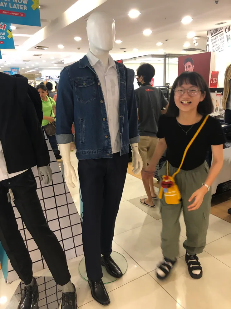 想跟大家分享,左邊這位190公分的先生是我在菲律賓交的男朋友