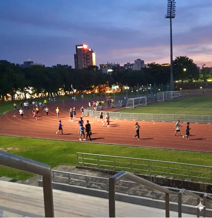 六道輪迴洗衣機，操場跑道