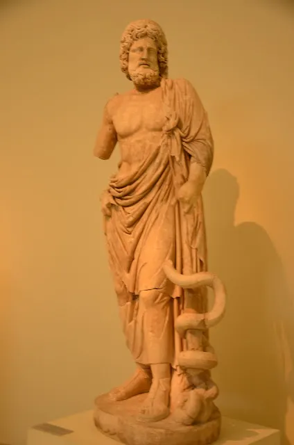  持蛇杖的醫神〜阿斯克勒庇俄斯