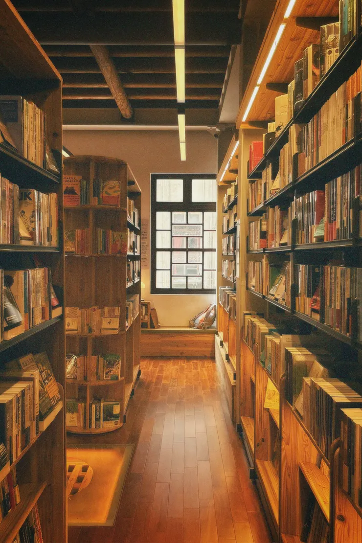 郭怡美書店 - 二樓藏書與閱覽區