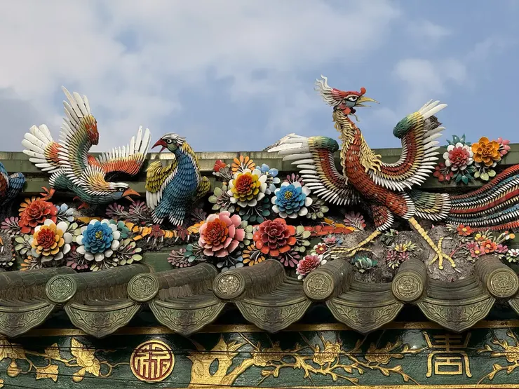 普寧市華溪村陳氏祖祠屋頂嵌瓷