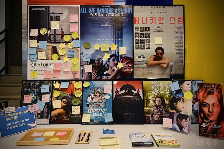 ～影廳外還設有觀影心得留言區～