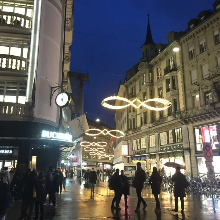 天鵝廣場的鐘錶街