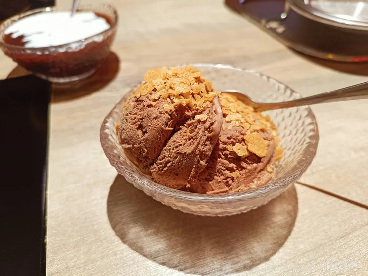 肉吞俱樂部可可冰淇淋