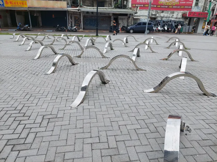 圖6－萬華車站前的裝置藝術