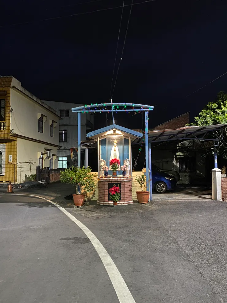 聖母總會在某個點出現照護大家